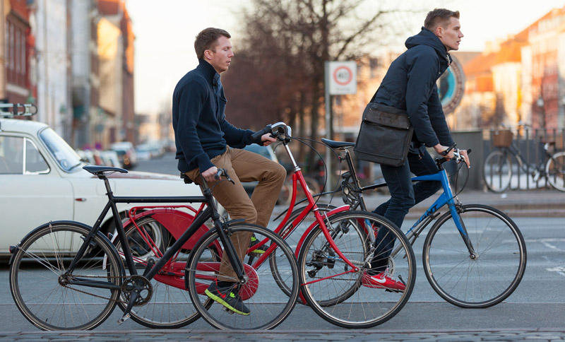 Les employés qui se rendent au travail à vélo bénéficient d'une allocation non imposable plus élevée.